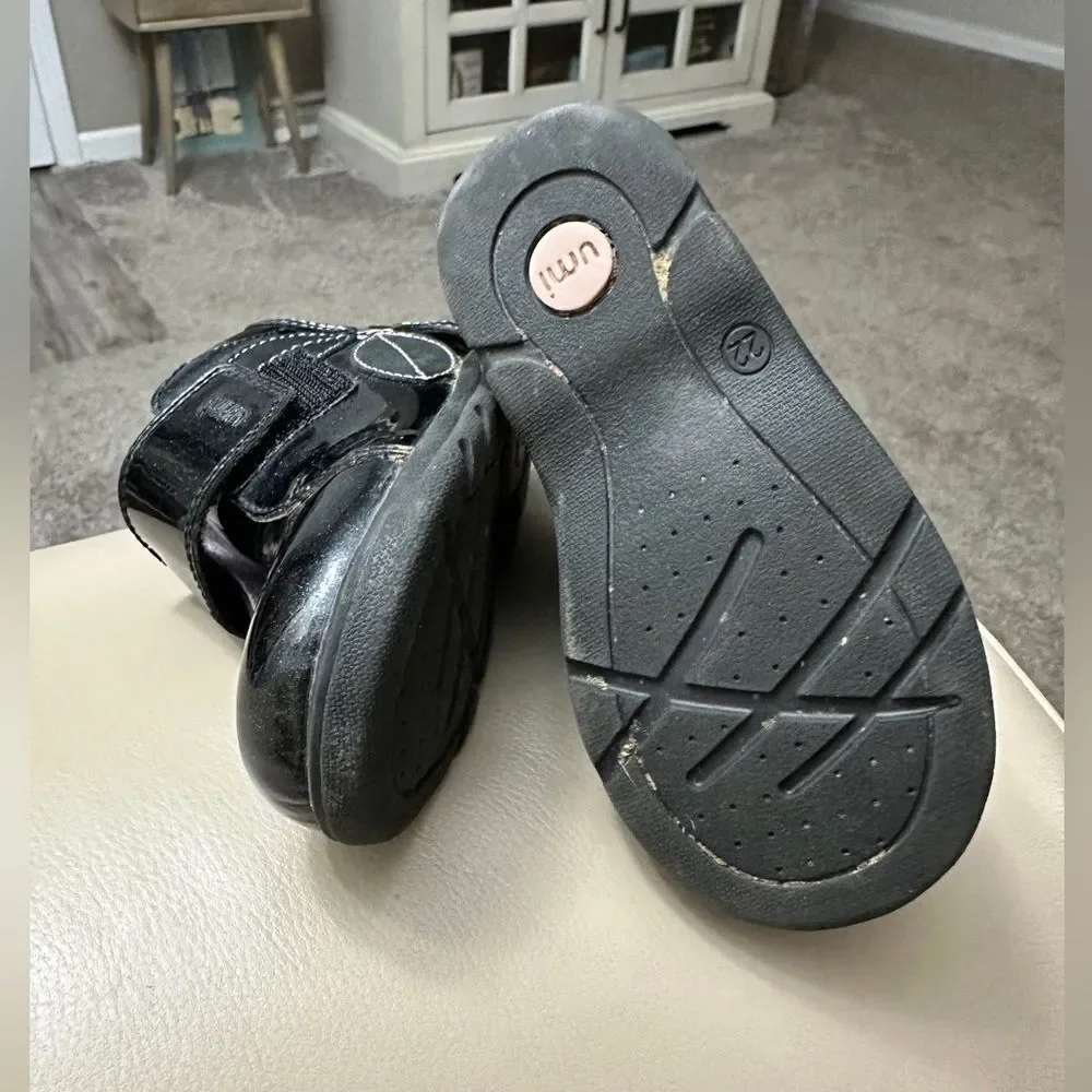 Umi Genuine Leather Black Patent Toddler Bootie w/ Pink Floral Design Sz 6.5